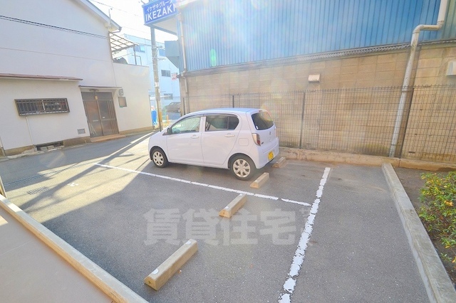 駐車場　駐車場