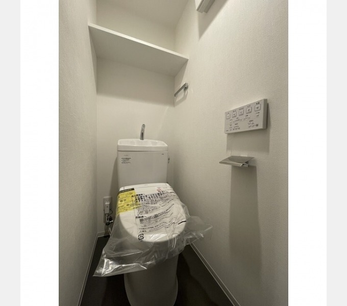 トイレ　温水洗浄便座付き