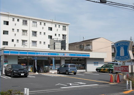 コンビニ　ローソン中野本町新橋通り店（コンビニ）まで694m