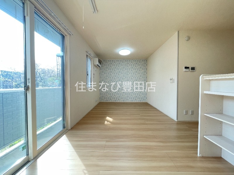 居室・リビング　同型別部屋写真