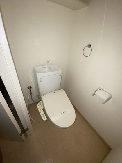 トイレ　※別部屋の写真です