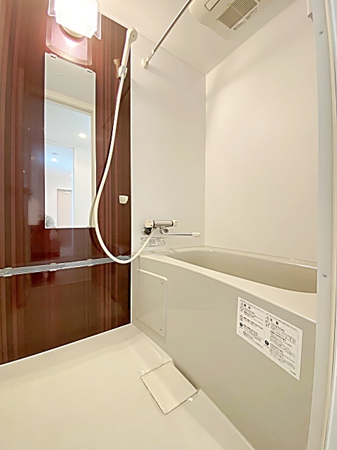 バス・シャワールーム　退去前の為、室内写真は202号室のものになります