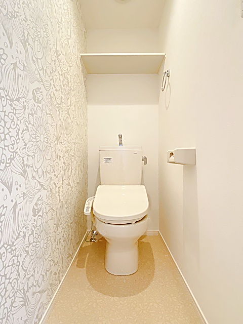 トイレ　退去前の為、室内写真は202号室のものになります