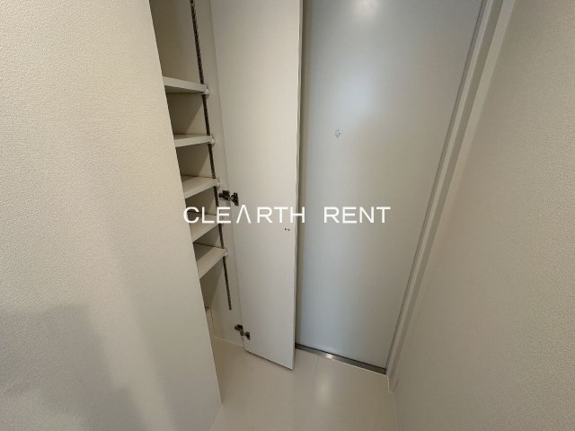 玄関　【世田谷区池尻の新築デザイナーズマンション】