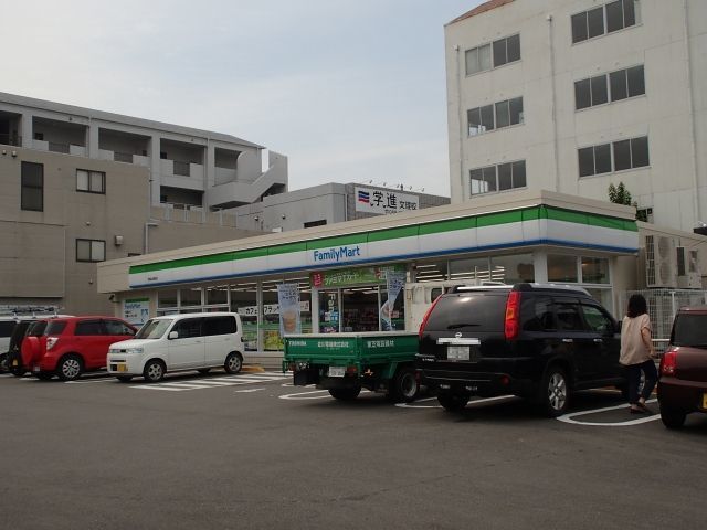 その他　ファミリーマート山城西店さんまで65m