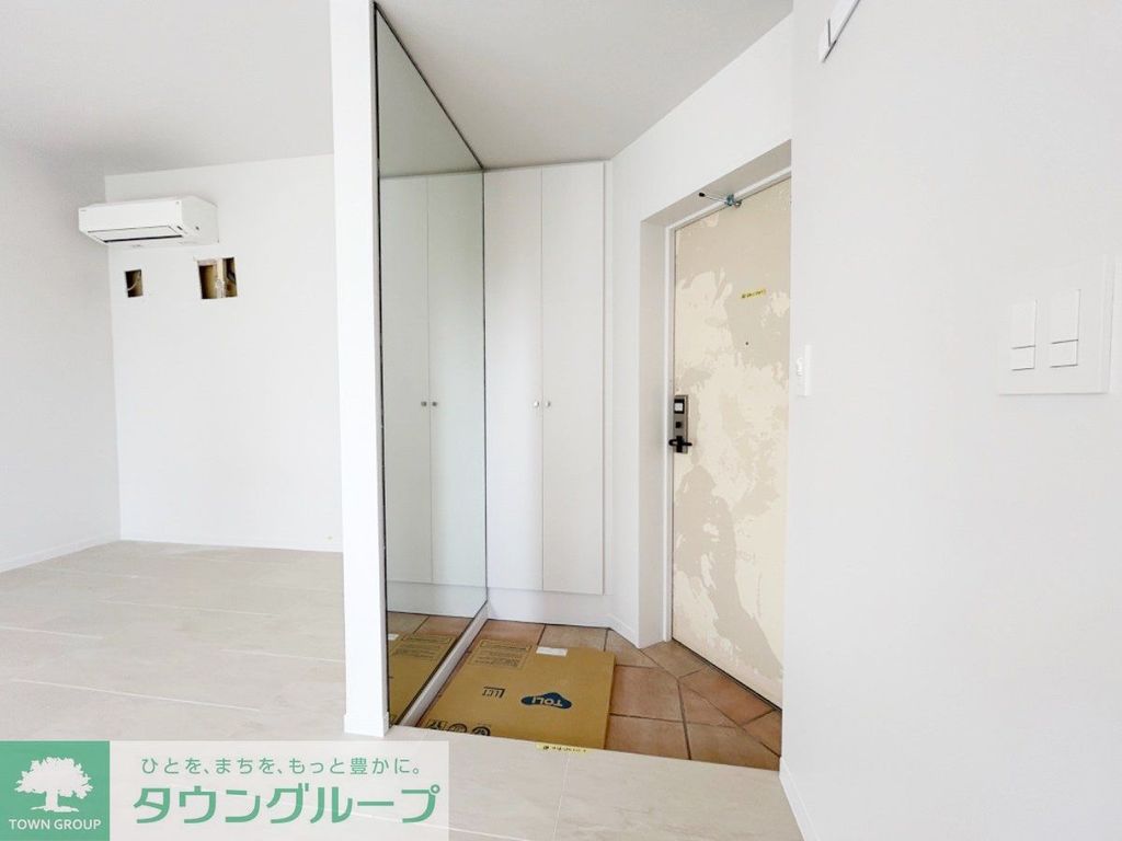 玄関　お部屋探しは株式会社　タウンハウジング　までお気軽にお問合…