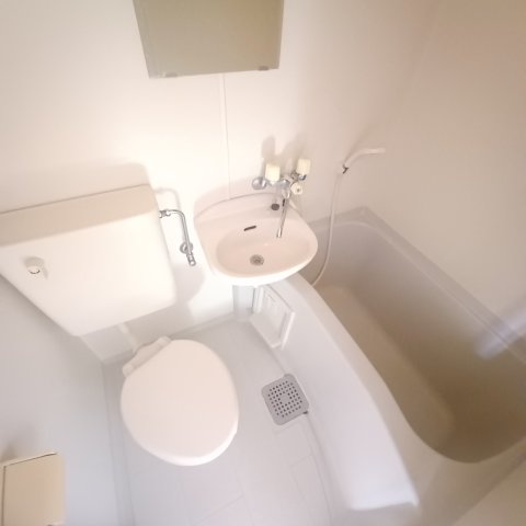 バス・シャワールーム　お風呂です