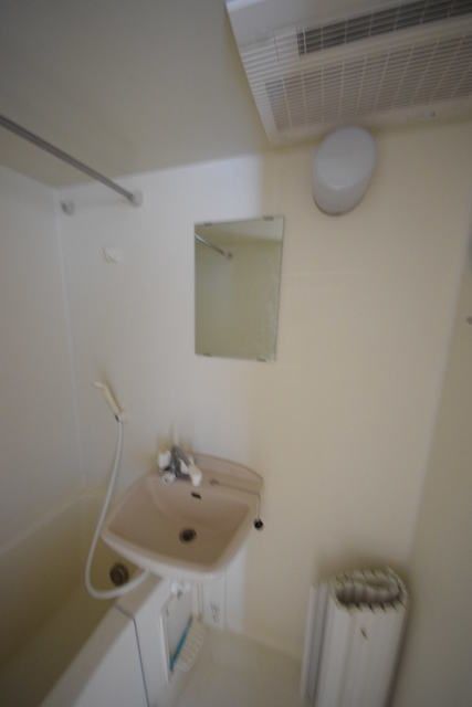 洗面設備　鏡付の洗面台