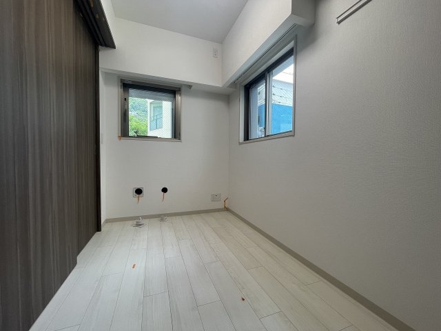 その他部屋・スペース　広くて明るい寝室