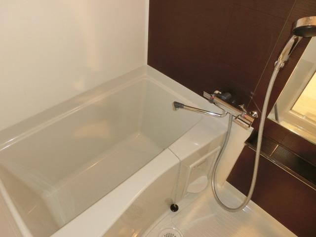 バス・シャワールーム　バスルーム