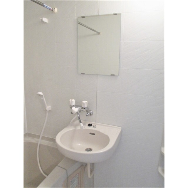 洗面設備　浴室内・洗面台（２３０８）