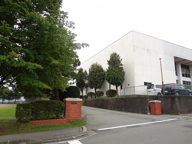 小学校　辰野町立辰野南小学校（小学校）まで952m