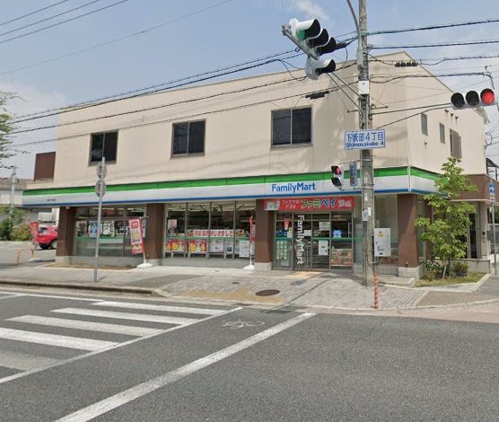 コンビニ　ファミリーマート（コンビニ）まで514m