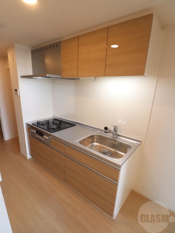 キッチン　ガス３口コンロ・グリル付き