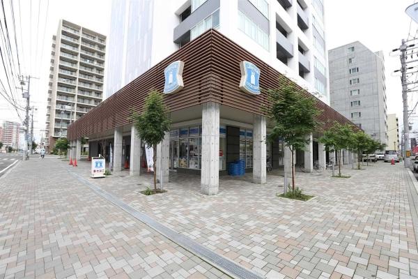 コンビニ　ローソン札幌南3東三丁目店（コンビニ）まで88m