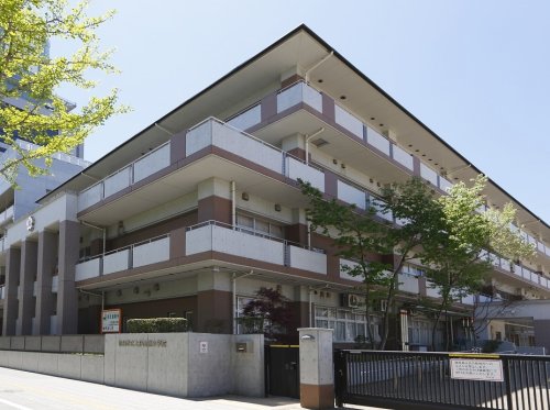 小学校　上杉山通小学校（小学校）まで389m