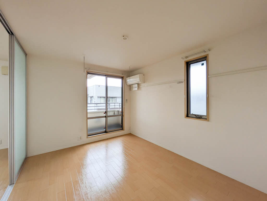 居室・リビング　個人の部屋や寝室として使える洋室です