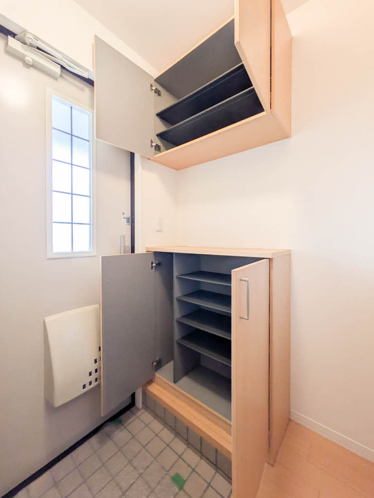 玄関　シューズボックスです