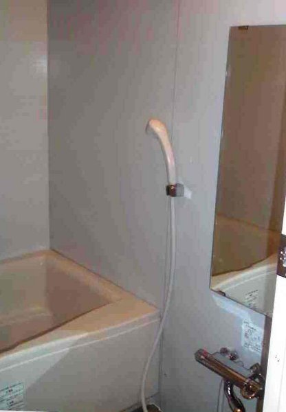 バス・シャワールーム　追い炊き機能付き