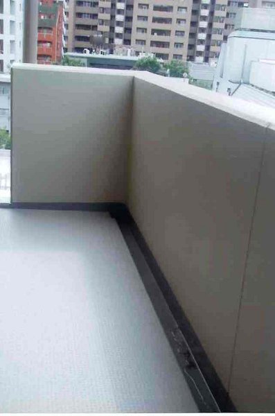 バルコニー　広いバルコニー