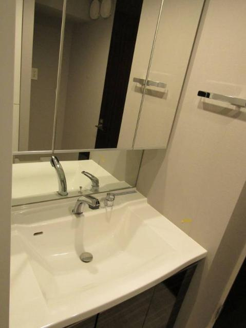 洗面設備　※別部屋の参考写真です。