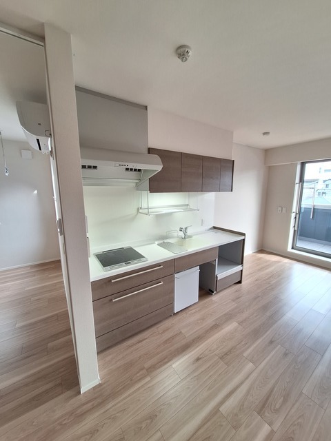 キッチン　火を使わない安全なＩＨコンロ付きシステムキッチン