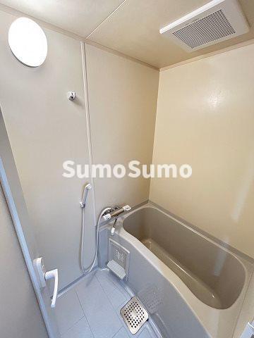 バス・シャワールーム　コンパクトで使いやすいお風呂です