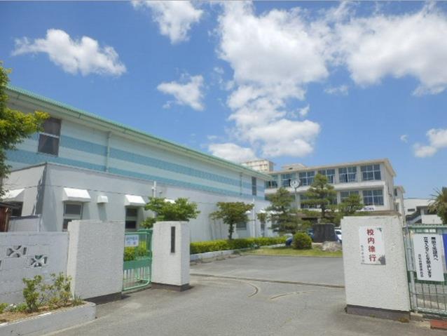 中学校　浜松市立曳馬中学校（中学校）まで1300m