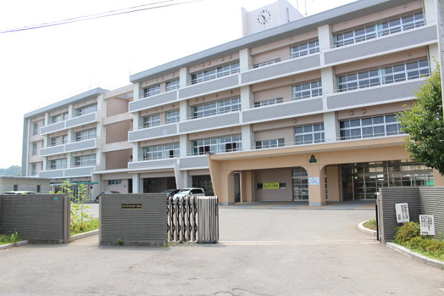 小学校　大分市立坂ノ市小学校（小学校）まで750m