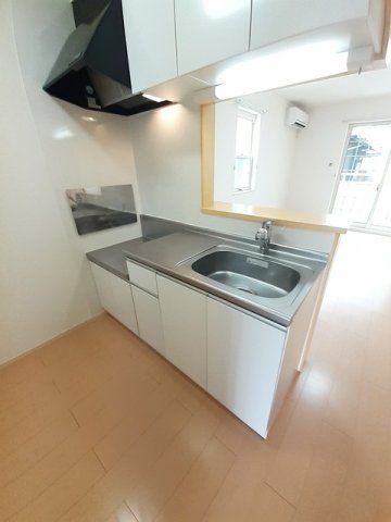 キッチン　コンパクトなキッチンで掃除もラクラク