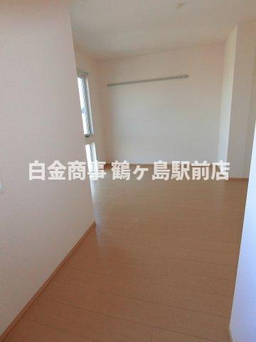 居室・リビング　同じ間取りの反転タイプの写真になります。