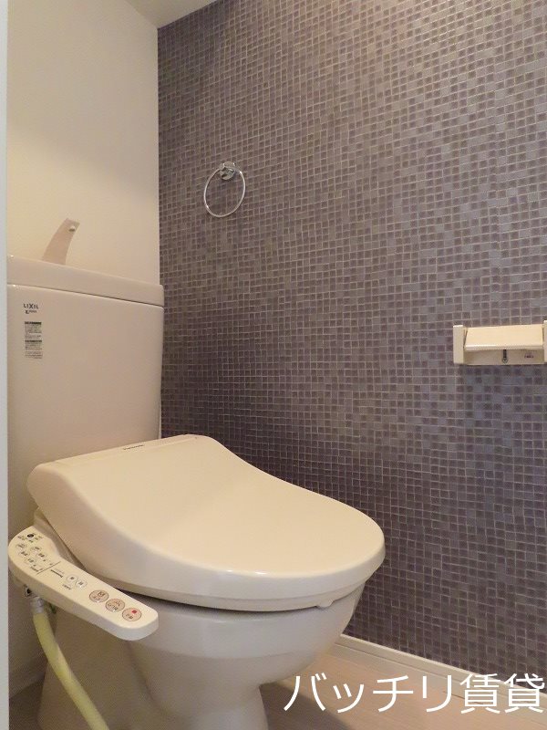 トイレ　別号室写真の為、現状を優先致します。