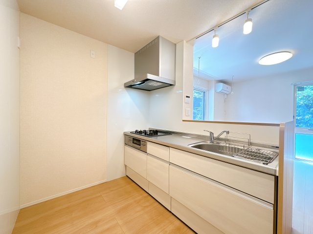 キッチン　※同物件、同タイプ、間取り反転のお部屋です