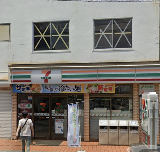 コンビニ　セブンイレブン 松戸六実駅前店（コンビニ）まで321m