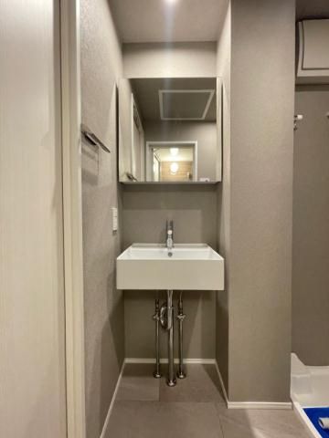 洗面設備　写真は同タイプ住居です。