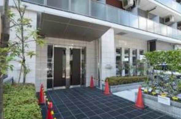 エントランス　清潔なエントランスです