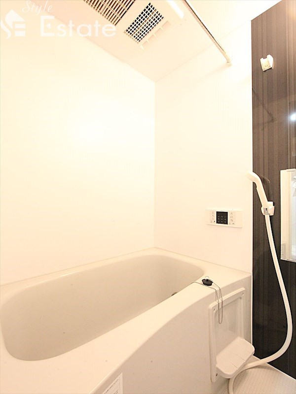 バス・シャワールーム　バスルーム