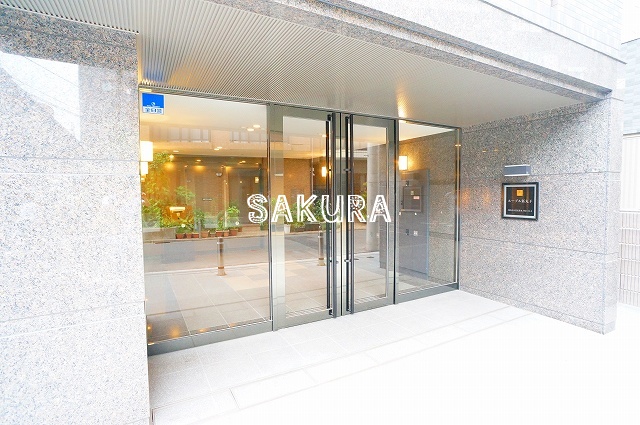 エントランス　帰りが楽しみになる重厚感あるエントランスです♪