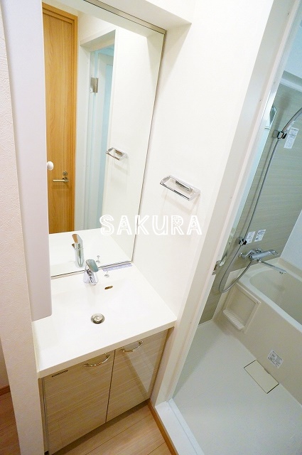 洗面設備　身支度に便利な洗面台！