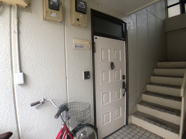 コンビニ　ファミリーマート（コンビニ）まで518m