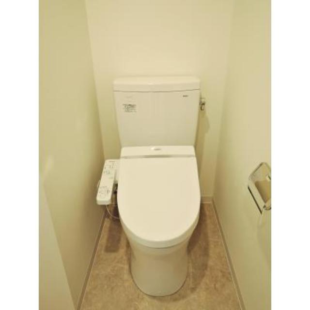 トイレ　※写真は同タイプ住戸です。