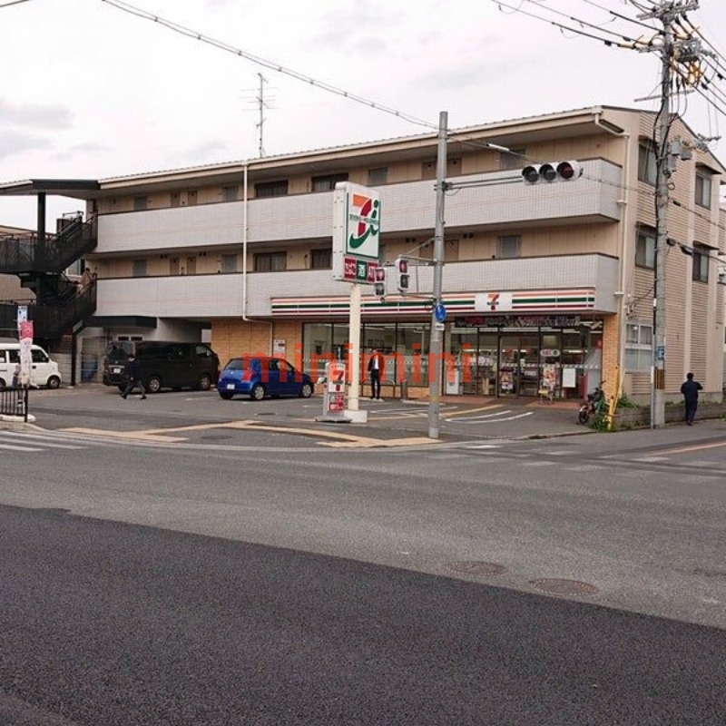 コンビニ　セブンイレブン吹田川岸町店（コンビニ）まで476m