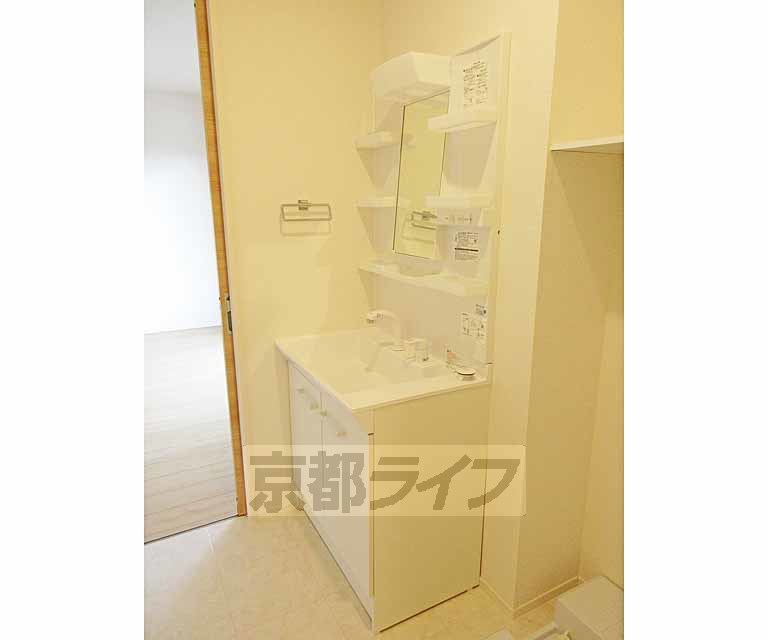 洗面設備　勿論独立洗面台です