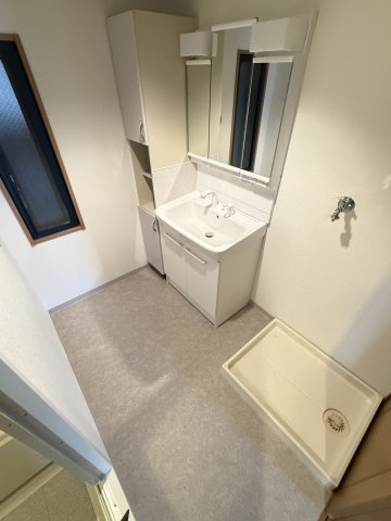 洗面設備　脱衣スペースもあります