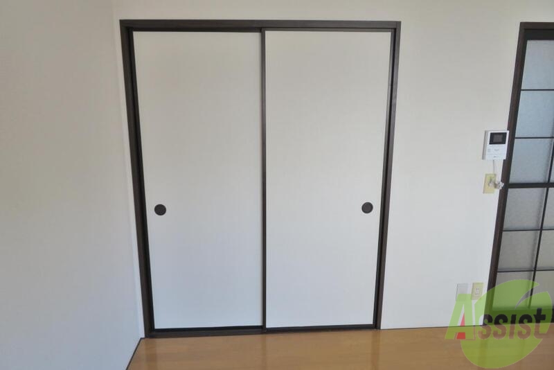 収納　十分な大きさの収納スペースが付いております。