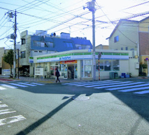 コンビニ　ファミリーマート 田園調布二丁目店（コンビニ）まで875m