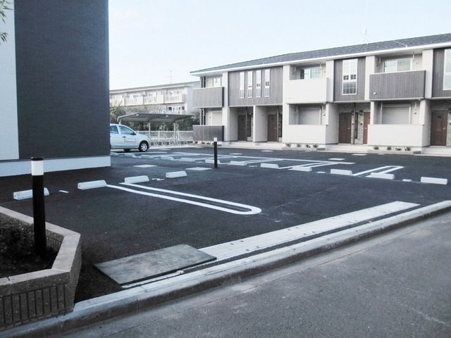 駐車場　★広い敷地内駐車場★