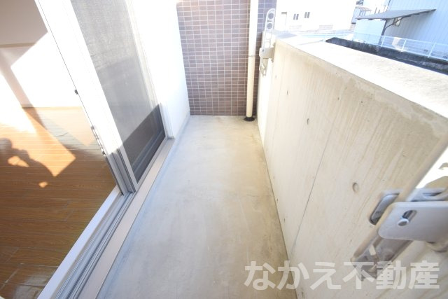 バルコニー　外からの目が気にならないバルコニーで洗濯物が干せます