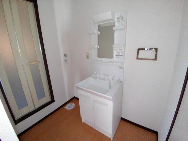 洗面設備　独立洗面化粧台は新品です♪