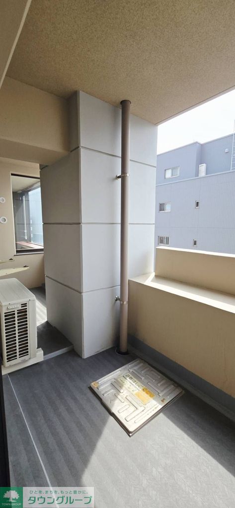 バルコニー　玄関